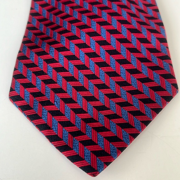 Paul Fredrick 100% Silk Hand Tailored Red, Black & Blue Tie - Picture 2 of 8